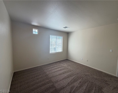 2307 Summer Home Street - Photo Thumbnail 12