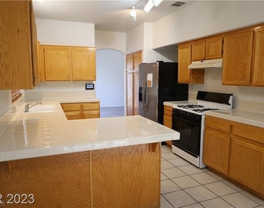 10229 San Giano Place - Photo Thumbnail 5