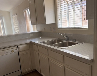 208 Mazatlan Street - Photo Thumbnail 6