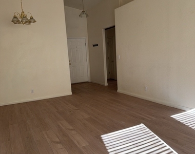 208 Mazatlan Street - Photo Thumbnail 2