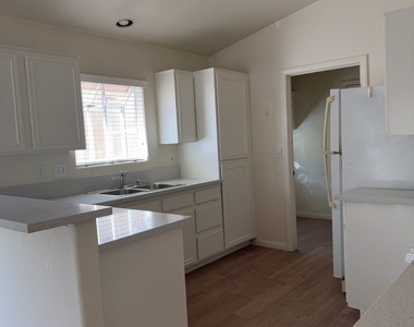 208 Mazatlan Street - Photo Thumbnail 5