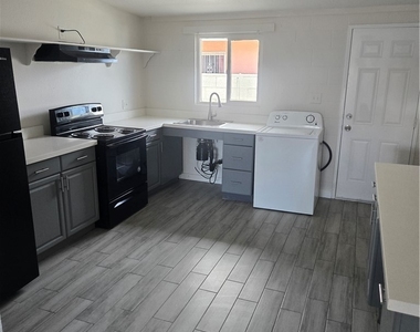 2107 Statz Street - Photo Thumbnail 2