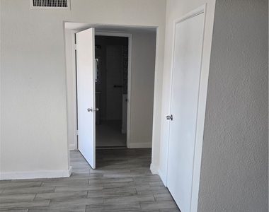 2107 Statz Street - Photo Thumbnail 6