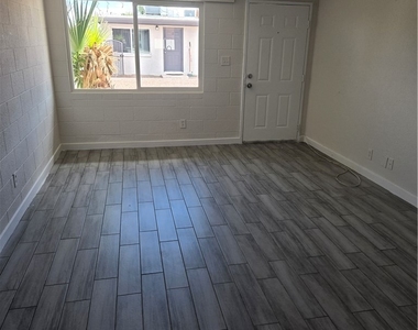 2107 Statz Street - Photo Thumbnail 5