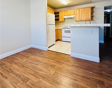 2977 Juniper Hills Boulevard - Photo Thumbnail 10