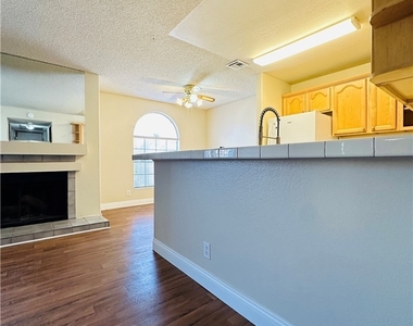 2977 Juniper Hills Boulevard - Photo Thumbnail 8