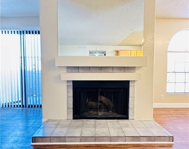 2977 Juniper Hills Boulevard - Photo Thumbnail 3