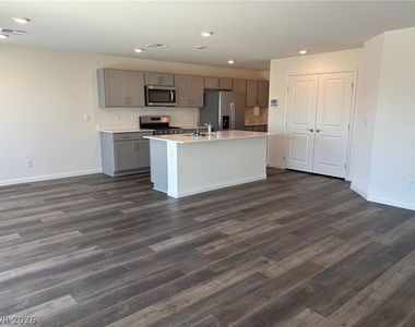 1405 Gable Falls Place - Photo Thumbnail 7