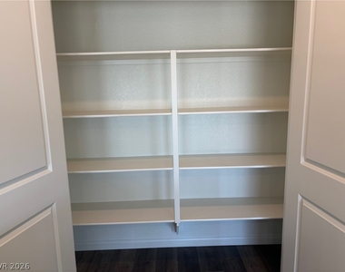 1405 Gable Falls Place - Photo Thumbnail 8
