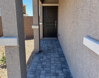 1405 Gable Falls Place - Photo Thumbnail 3