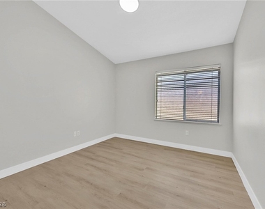9413 Mountainair Avenue - Photo Thumbnail 19