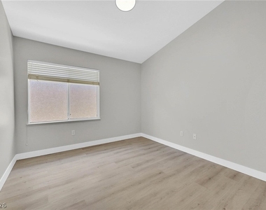 9413 Mountainair Avenue - Photo Thumbnail 16