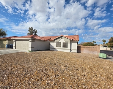 5843 Berry Hill - Photo Thumbnail 4