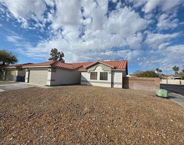 5843 Berry Hill - Photo Thumbnail 6