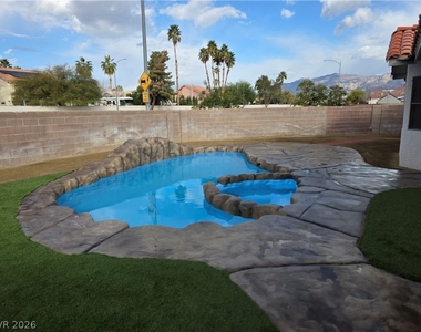 5843 Berry Hill - Photo Thumbnail 11