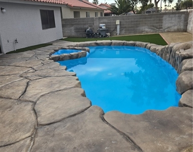 5843 Berry Hill - Photo Thumbnail 15
