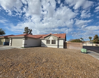 5843 Berry Hill - Photo Thumbnail 5