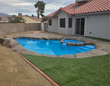 5843 Berry Hill - Photo Thumbnail 16