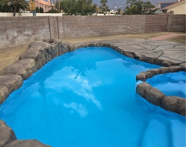 5843 Berry Hill - Photo Thumbnail 19