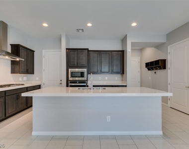 10743 Skye Lily Avenue - Photo Thumbnail 15