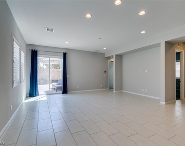 10743 Skye Lily Avenue - Photo Thumbnail 3