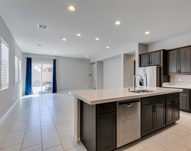 10743 Skye Lily Avenue - Photo Thumbnail 2