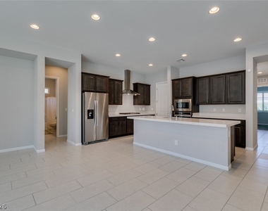 10743 Skye Lily Avenue - Photo Thumbnail 12