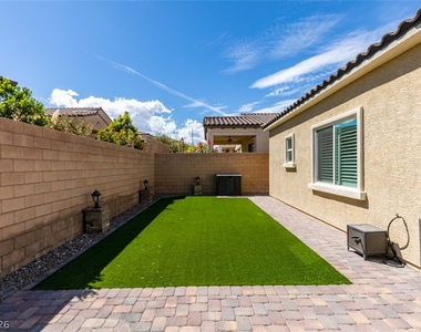 10743 Skye Lily Avenue - Photo Thumbnail 32