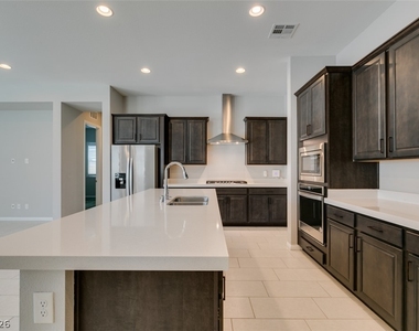 10743 Skye Lily Avenue - Photo Thumbnail 17