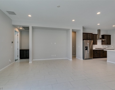 10743 Skye Lily Avenue - Photo Thumbnail 8