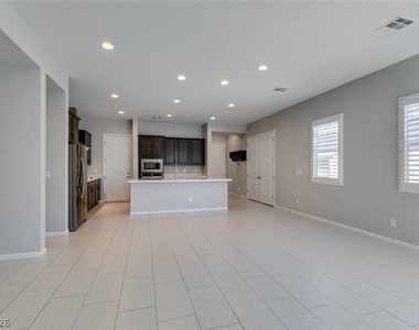 10743 Skye Lily Avenue - Photo Thumbnail 10