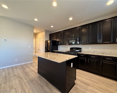 7753 Eastham Bay Avenue - Photo Thumbnail 7
