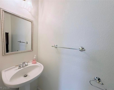 10662 Foggy Glen Avenue - Photo Thumbnail 7