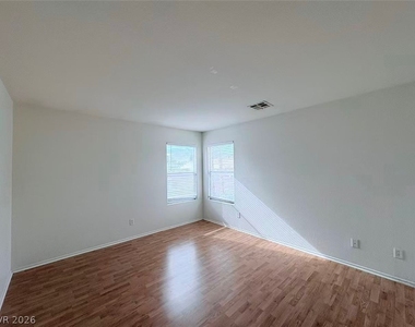10662 Foggy Glen Avenue - Photo Thumbnail 11
