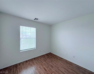 10662 Foggy Glen Avenue - Photo Thumbnail 15