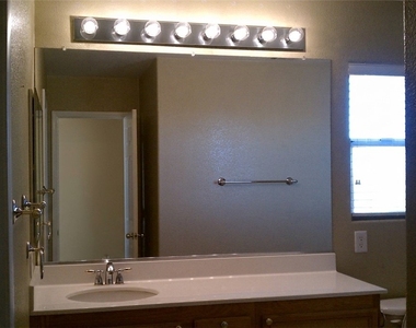 10662 Foggy Glen Avenue - Photo Thumbnail 13