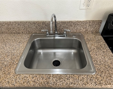 2520 Salt Lake Street - Photo Thumbnail 7