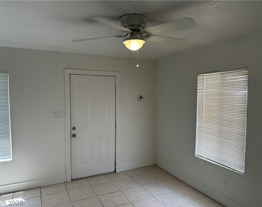2520 Salt Lake Street - Photo Thumbnail 3