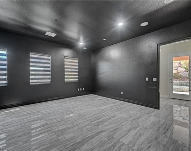89 Olympia Chase Drive - Photo Thumbnail 16