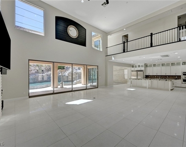 89 Olympia Chase Drive - Photo Thumbnail 3