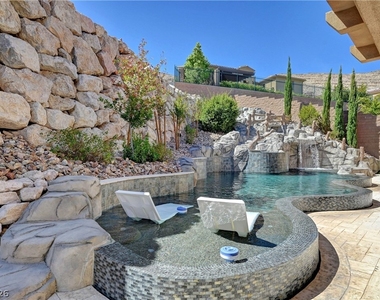89 Olympia Chase Drive - Photo Thumbnail 1