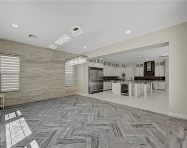 89 Olympia Chase Drive - Photo Thumbnail 14