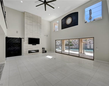 89 Olympia Chase Drive - Photo Thumbnail 6