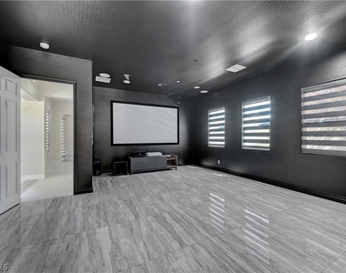 89 Olympia Chase Drive - Photo Thumbnail 17