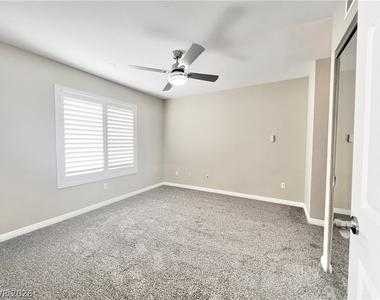 8070 W Russell Road - Photo Thumbnail 4