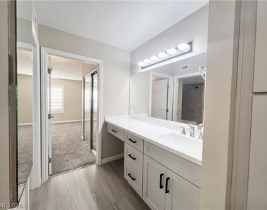 8070 W Russell Road - Photo Thumbnail 6