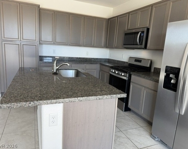 411 Hellebores Avenue - Photo Thumbnail 11