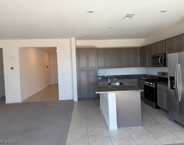 411 Hellebores Avenue - Photo Thumbnail 10