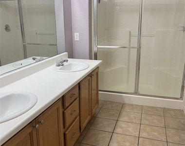 3400 Cabana Drive - Photo Thumbnail 4