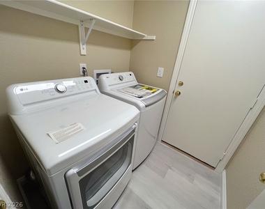 2392 Ember Mist Court - Photo Thumbnail 4
